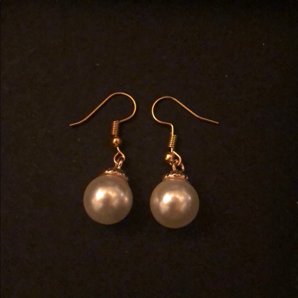 5/$25 💕Round Pearl Gold Wedding Earrings